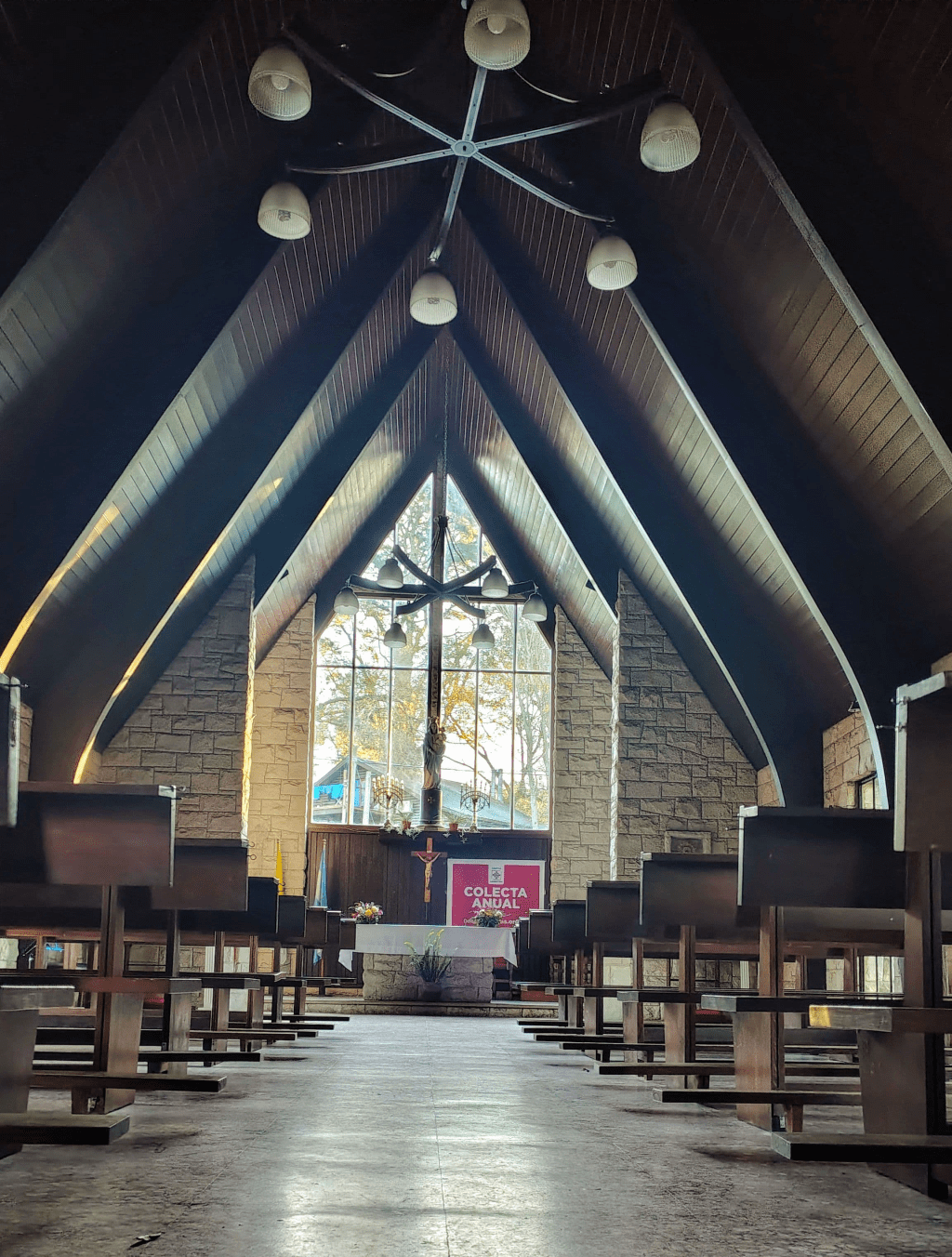 Una iglesia de puertas más que&nbsp;abiertas